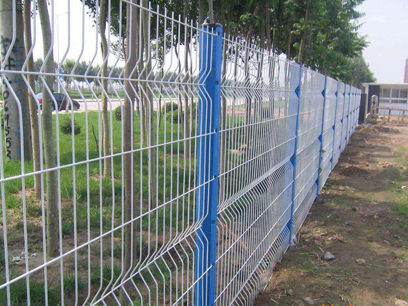 201807211532137598608856.jpg 折彎護(hù)欄網(wǎng)4.jpg